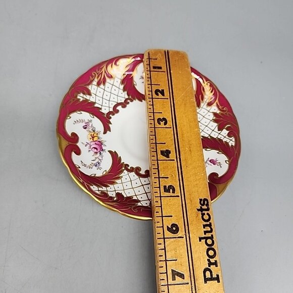 Vintage Royal Chelsea Roses medallion Bone China Tea Cup & Saucer Set England - Picture 6 of 8